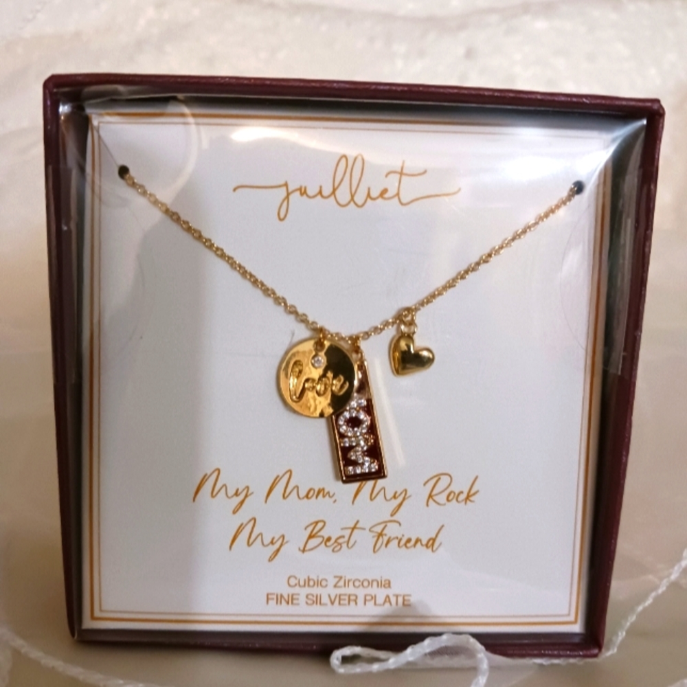 Beautiful mom necklace